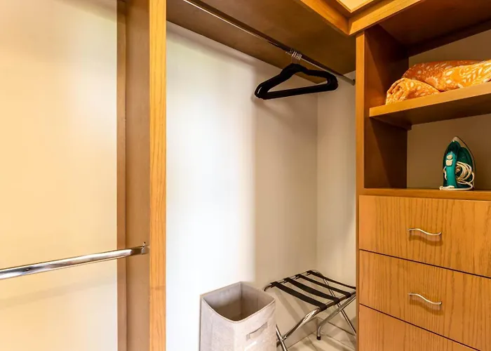 Centric In Downtown - Rooftop Pool - Terrace Holiday home *