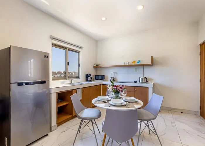 Centric In Downtown - Rooftop Pool - Terrace Holiday home *